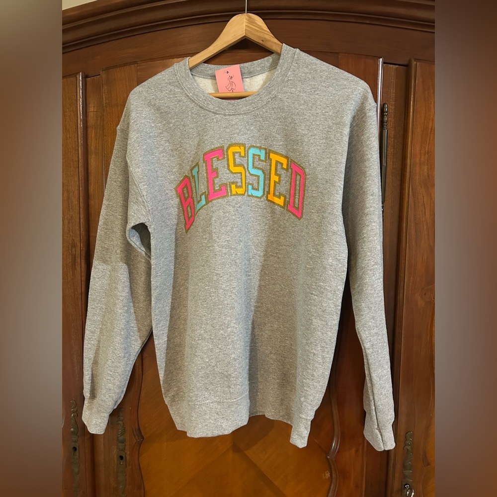 NWT Gildan Gray Crewneck Sweatshirt with Multicolor "BLESSED" #1025 size small